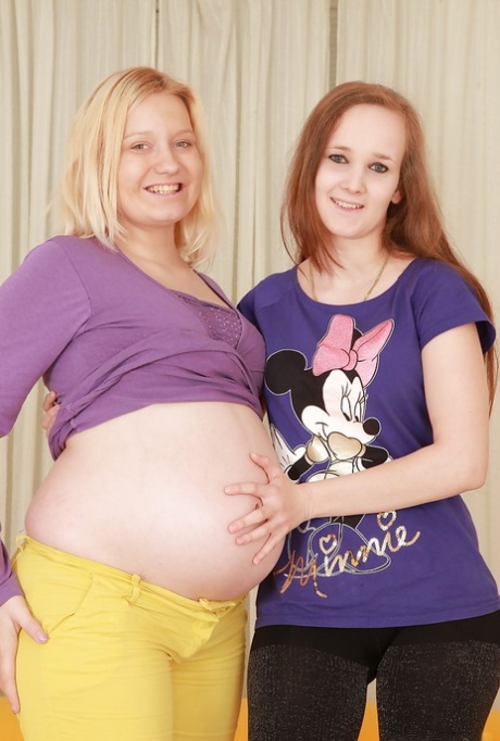 Nicoll and Jessica Lion are playing with their awesome rubber dildos 55474241