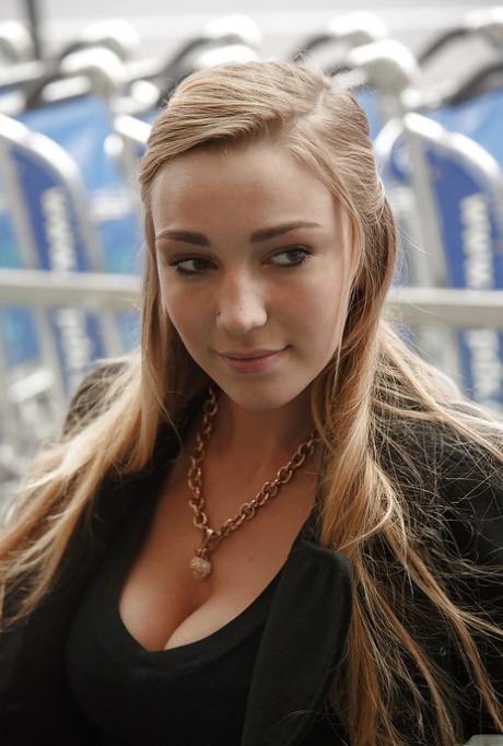 Pierced blonde whore Kendra Sunderland flashing her tits in public 31228150
