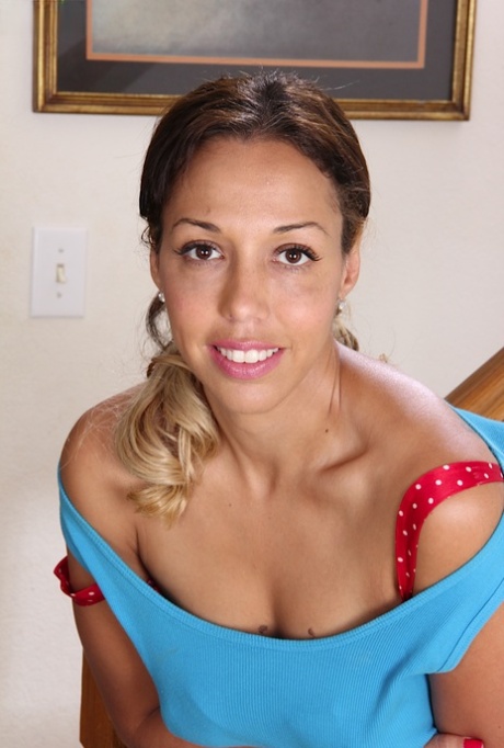 MILF Josephine Jones toying trimmed pussy with sex toy for close ups 66840579
