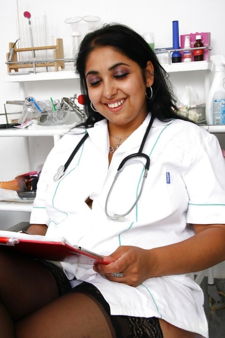 Fat Indian nurse Alice flashing upskirt underwear in hospital 91494456